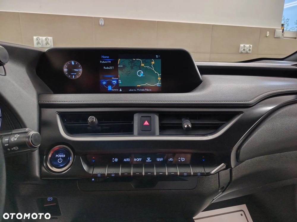 Lexus UX 250h Elegance 2WD - 33