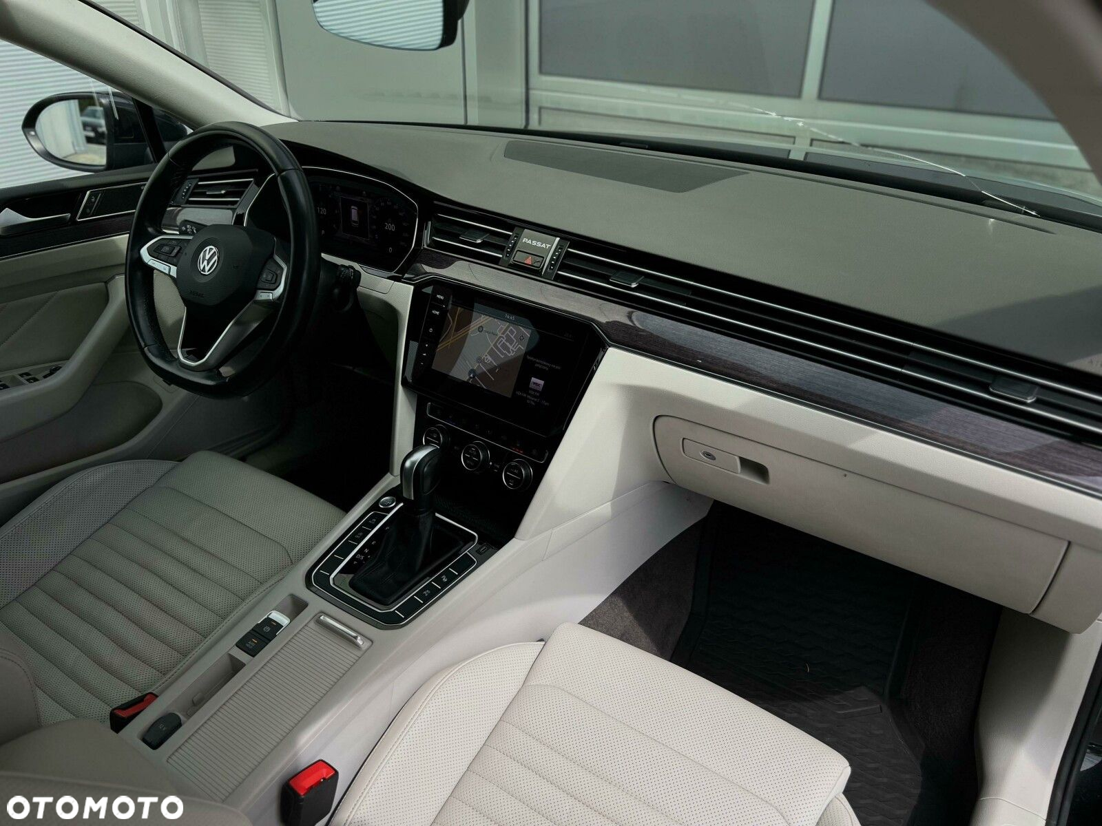 Volkswagen Passat - 16