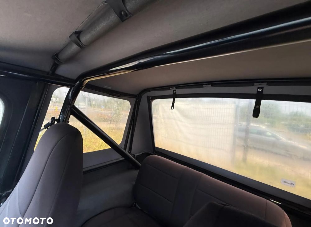 Jeep Wrangler - 26