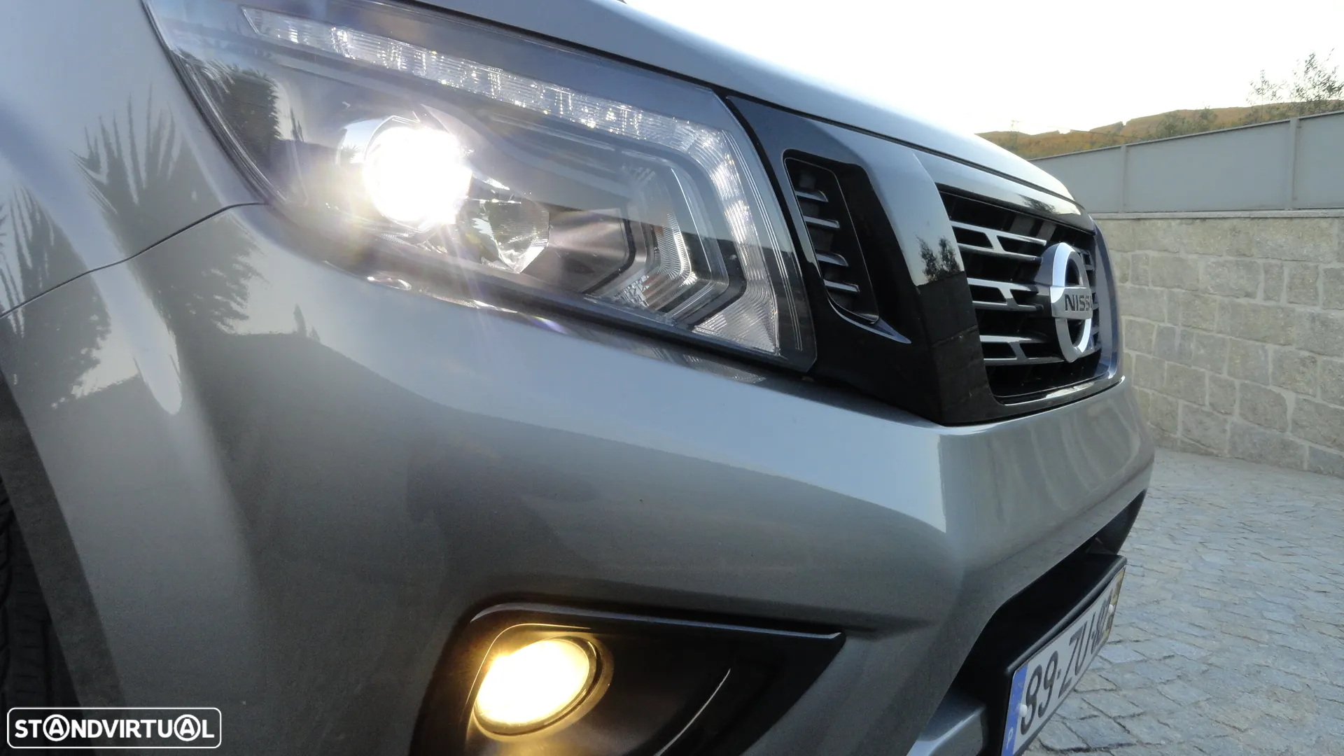 Nissan Navara 2.3 dCi CD 4WD N-Guard - 12