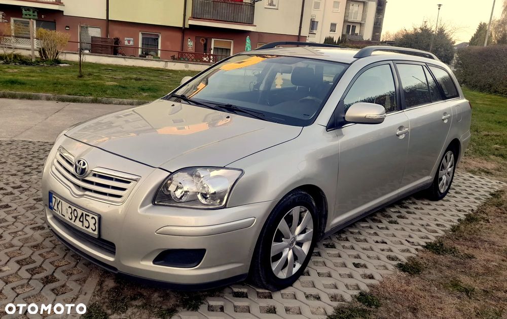 Toyota Avensis - 4