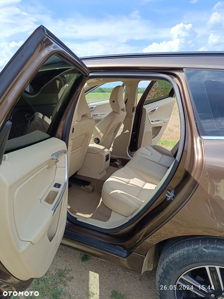 Volvo XC 60 D5 AWD Momentum - 12