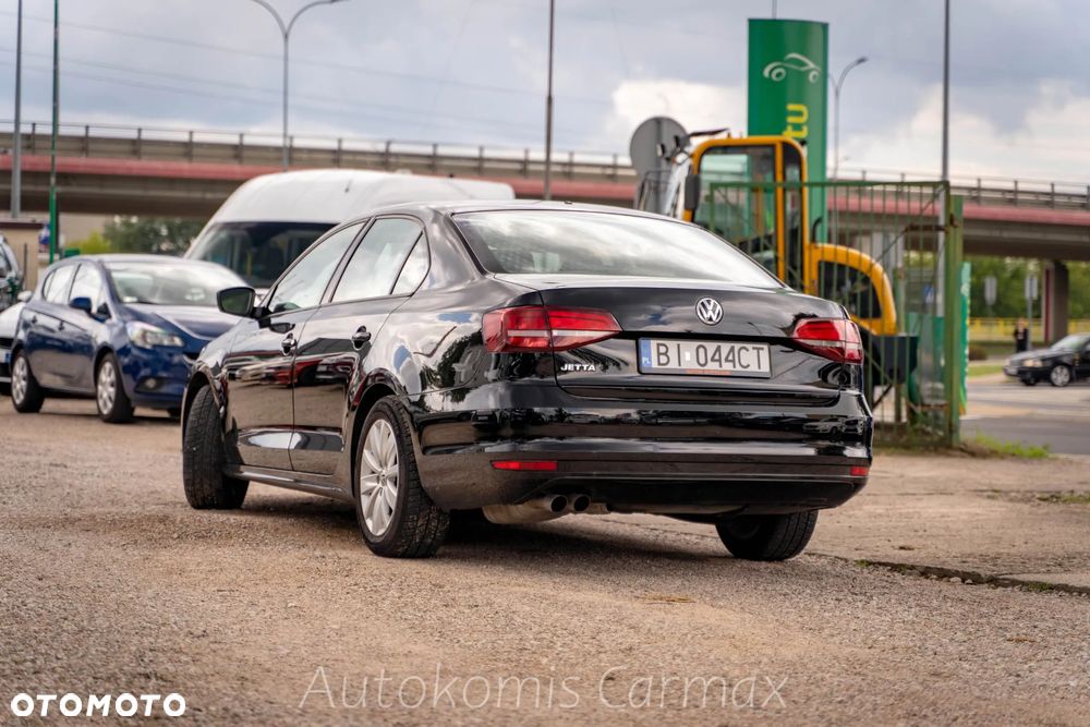 Volkswagen Jetta 2.0 Base - 11