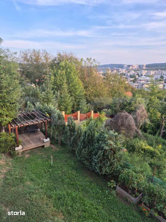 Casa de vacanta  de vanzare, cu vedere panoramica, zona Tudor - Imagine principală: 5/17