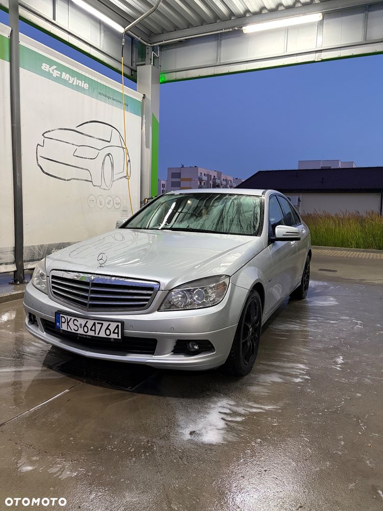 Mercedes-Benz Klasa C 180 CGI BlueEff Classic - 4