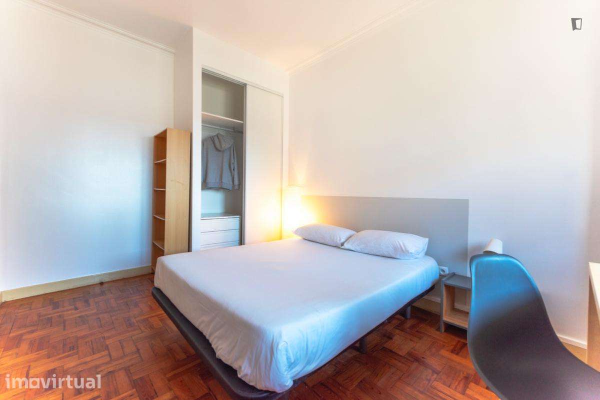 Quarto - localizado em Montes Claros Coimbra - Grande imagem: 3/9