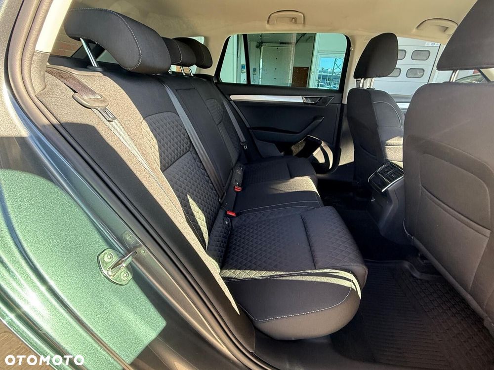 Skoda Superb 2.0 TSI Ambition DSG - 13