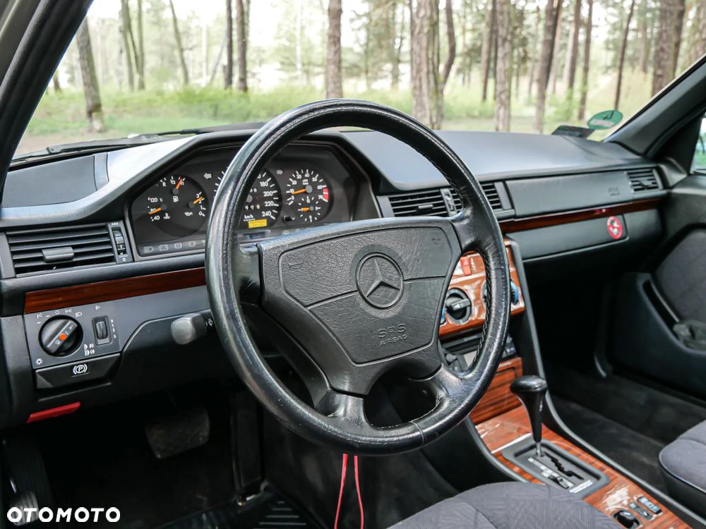 Mercedes-Benz W124 (1984-1993) - 30