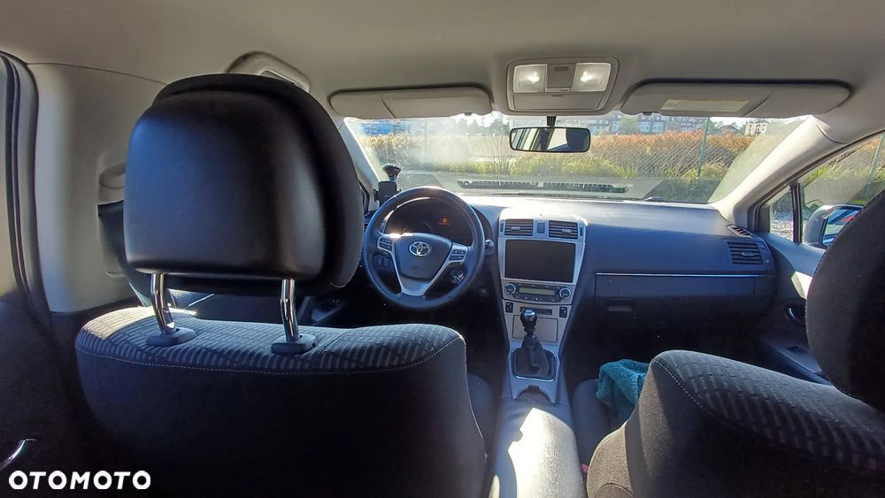 Toyota Avensis 1.8 Sol plus NAVI - 35