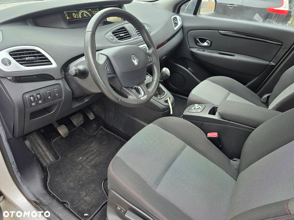 Renault Grand Scenic - 10