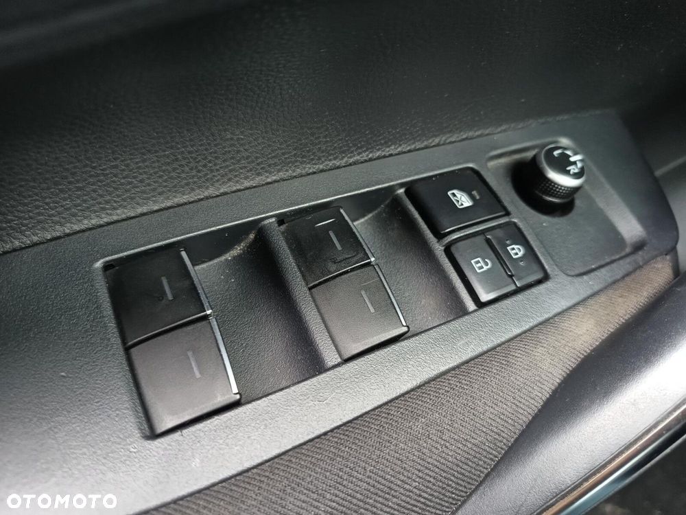 Toyota Corolla 1.8 Hybrid Comfort - 22