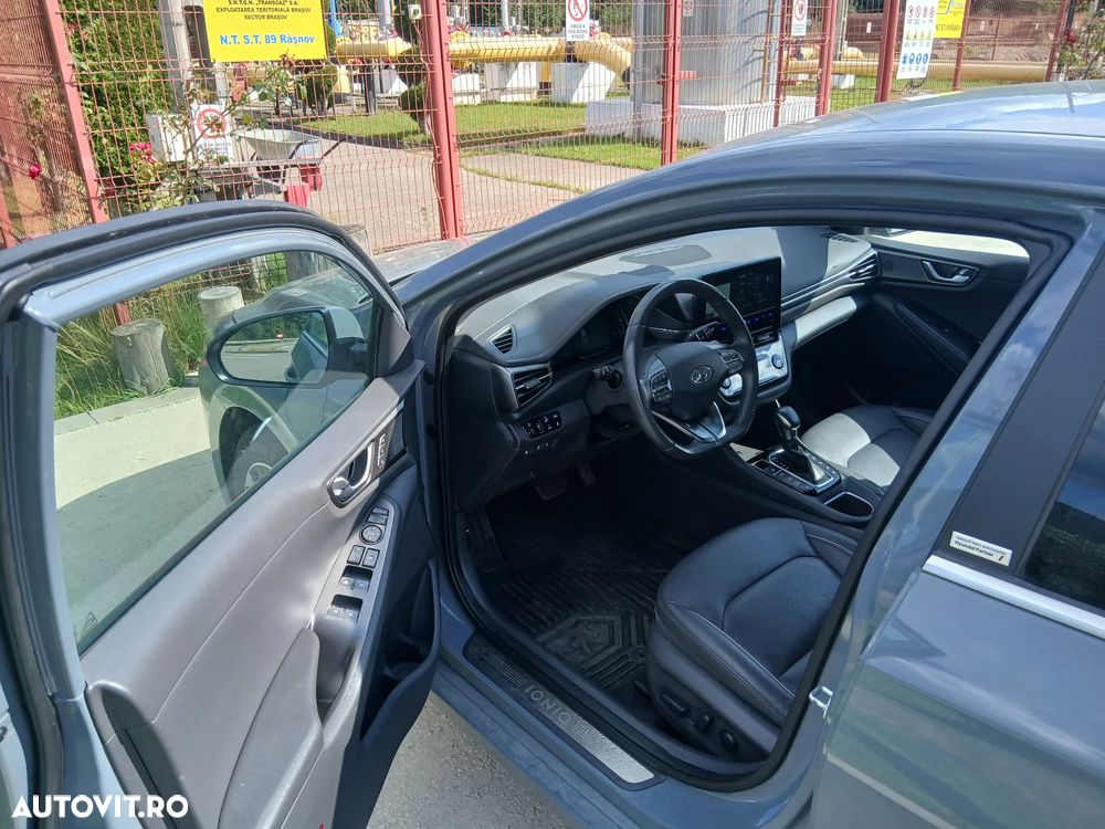Hyundai IONIQ - 15