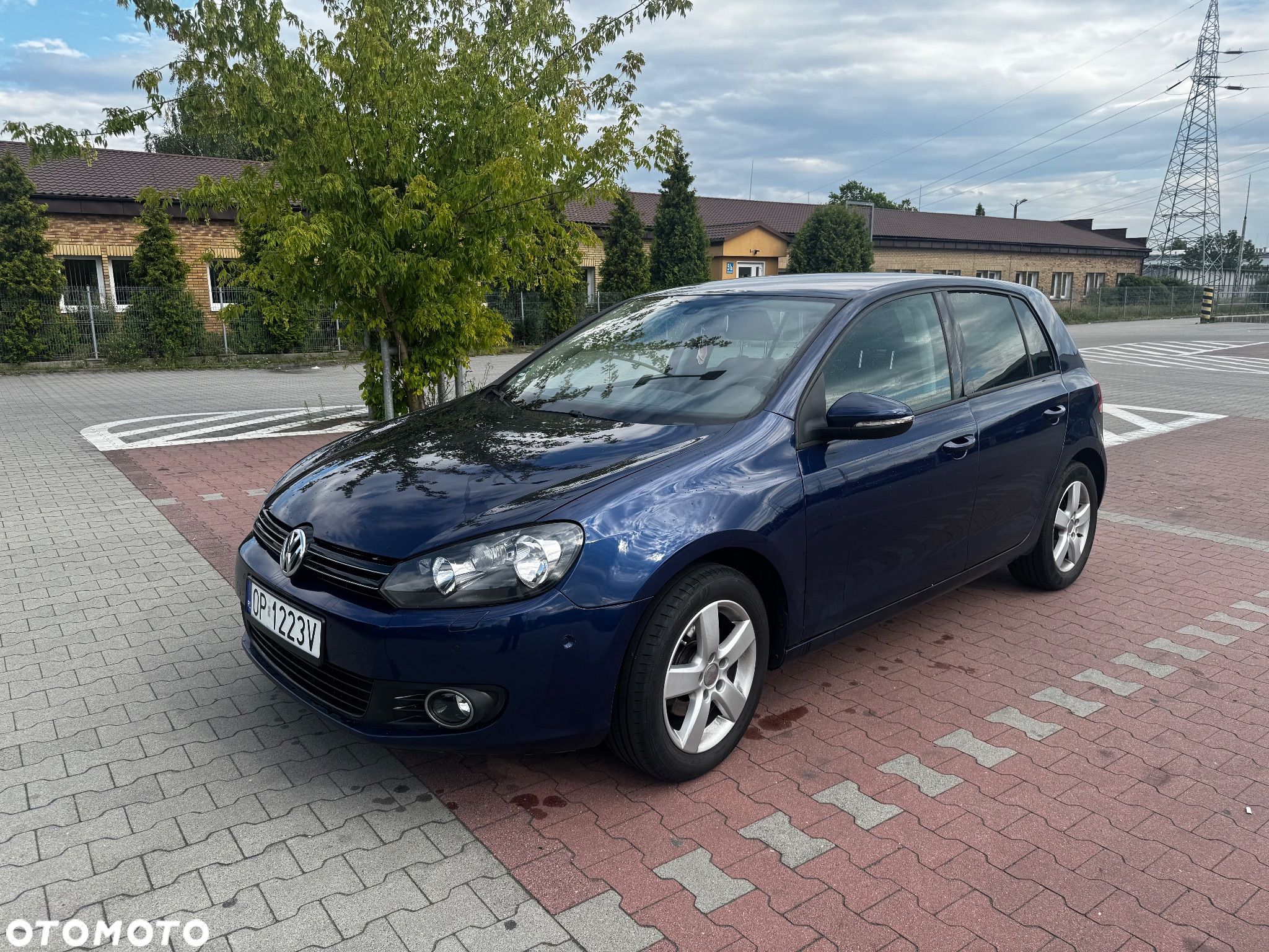 Volkswagen Golf - 1