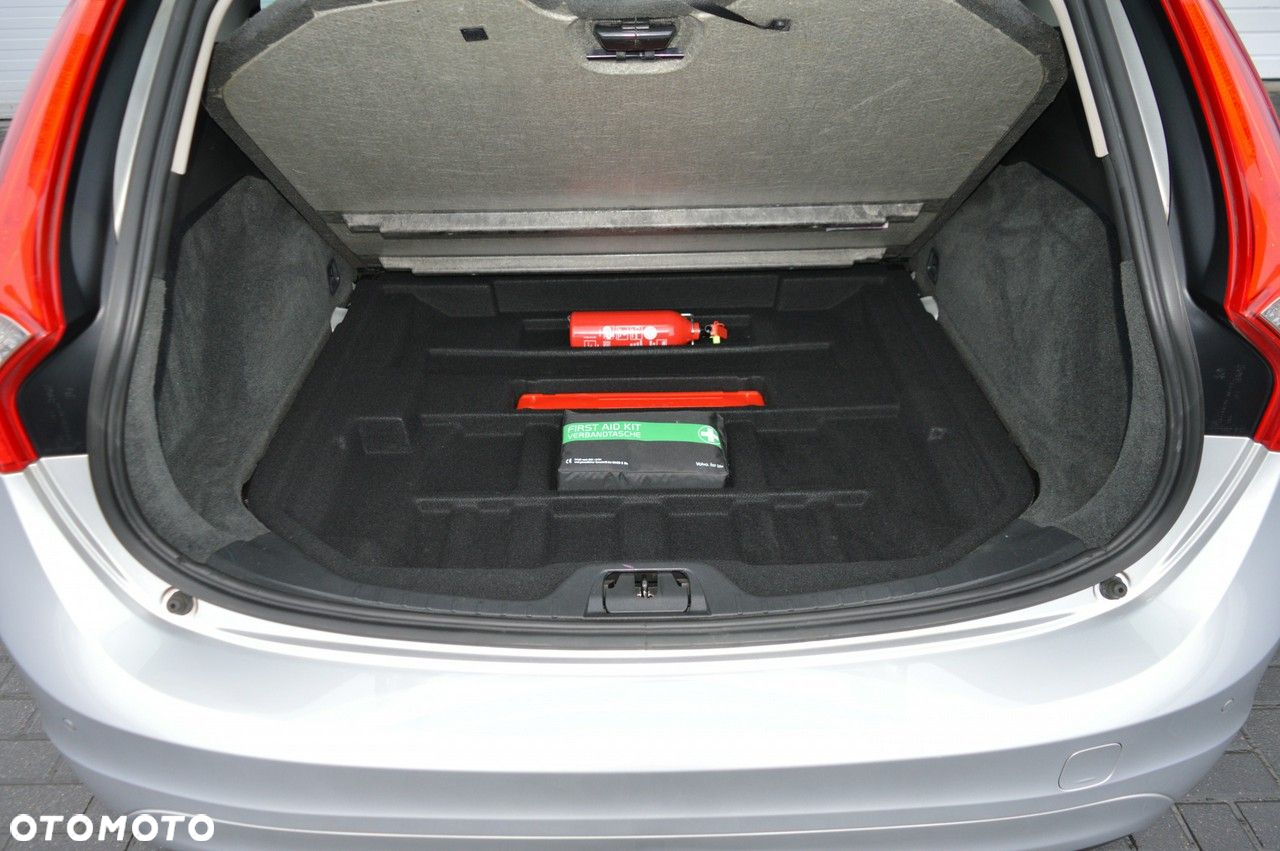 Volvo V60 D2 Kinetic - 36