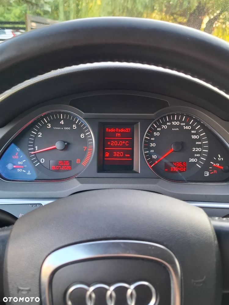 Audi A6 Limousine 2.4 - 8