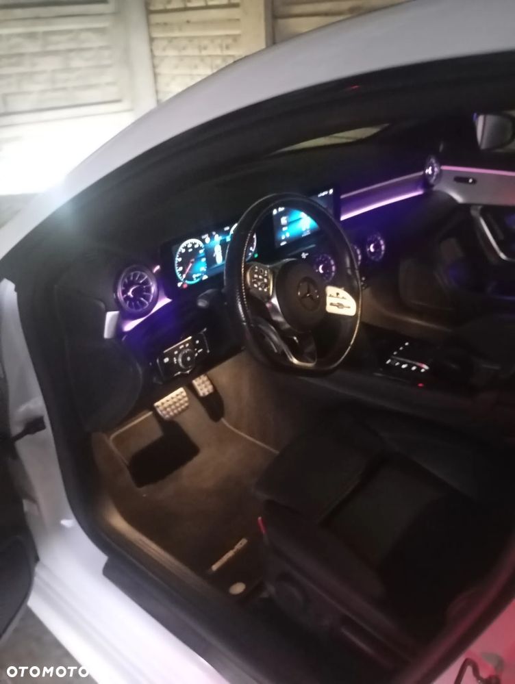 Mercedes-Benz CLA 180 d AMG Line 8G-DCT - 11