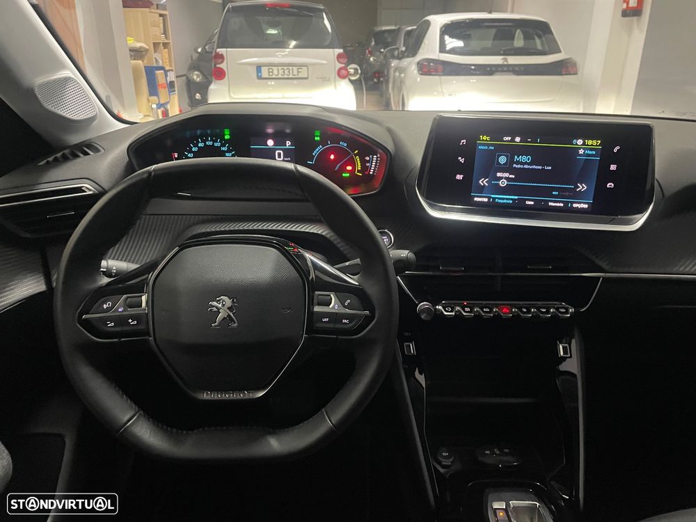 Peugeot e-208 E-Style - 28