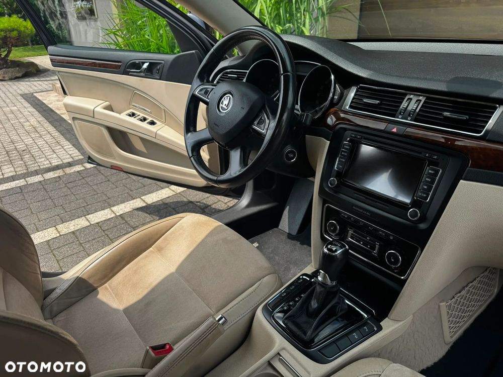 Skoda Superb 2.0 TDI 4x4 Elegance DSG - 16