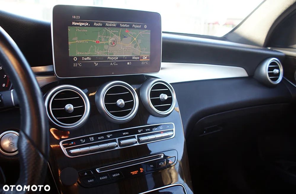 Mercedes-Benz GLC 300 4Matic 9G-TRONIC AMG Line - 14