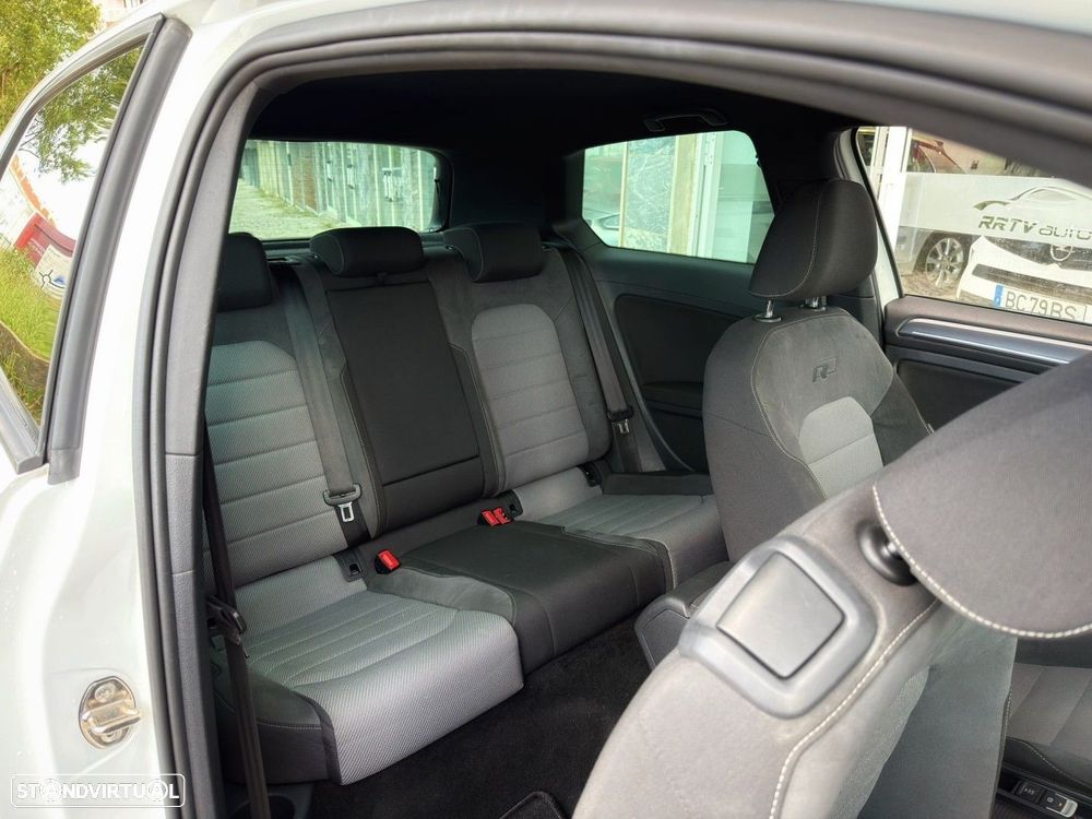 VW Golf 2.0 TDi Highline - 17