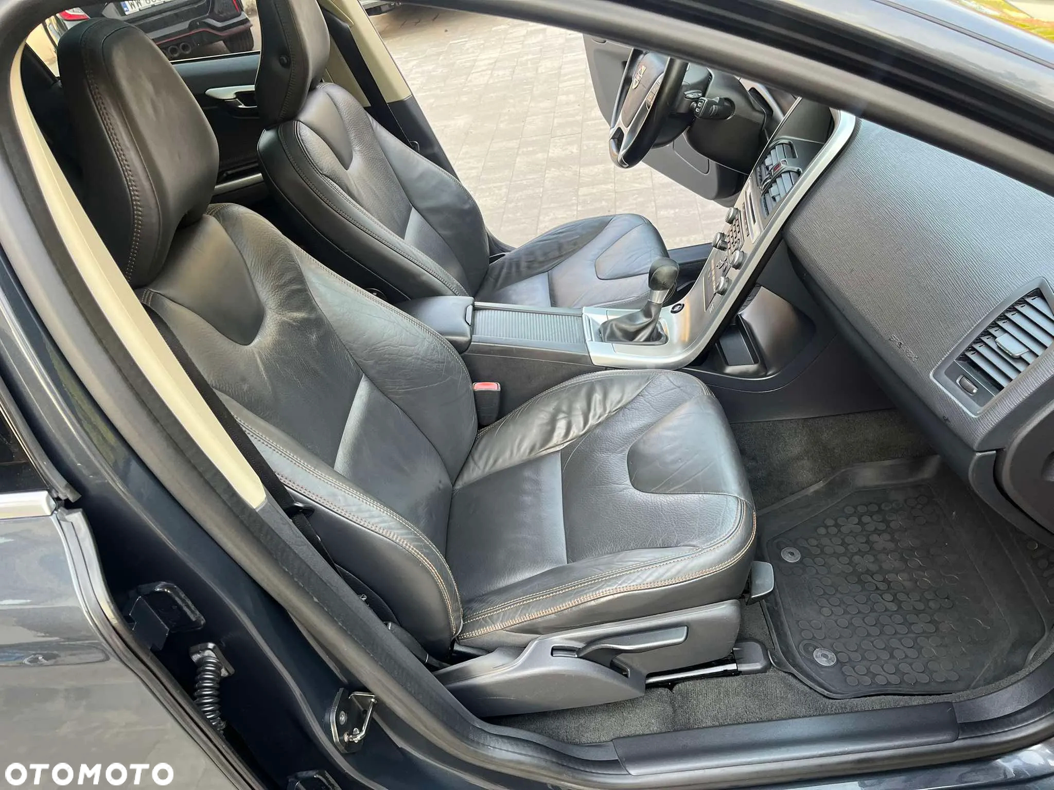 Volvo XC 60 2.4D AWD Summum - 14
