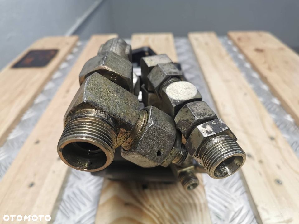 Pompa hydrauliczna Manitou MLA 628 {Parker 6784S212847} - 7