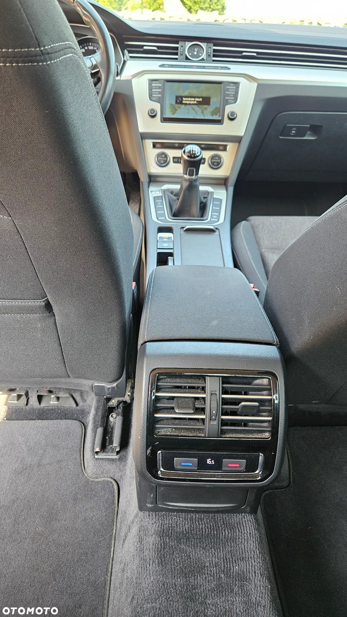 Volkswagen Passat - 19