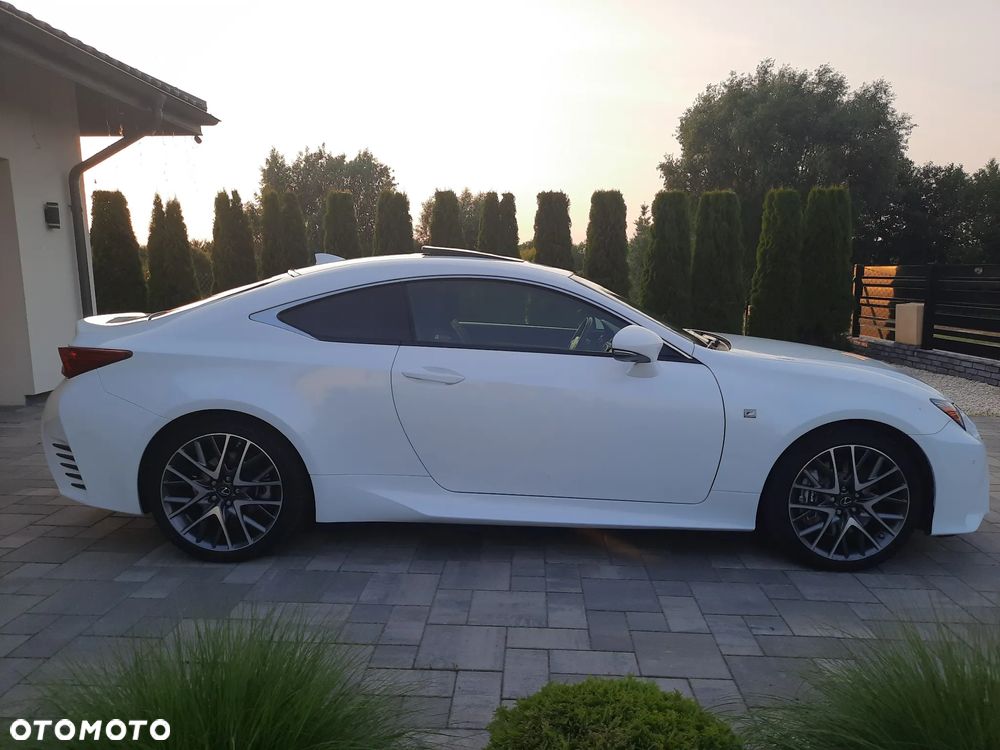 Lexus RC - 12