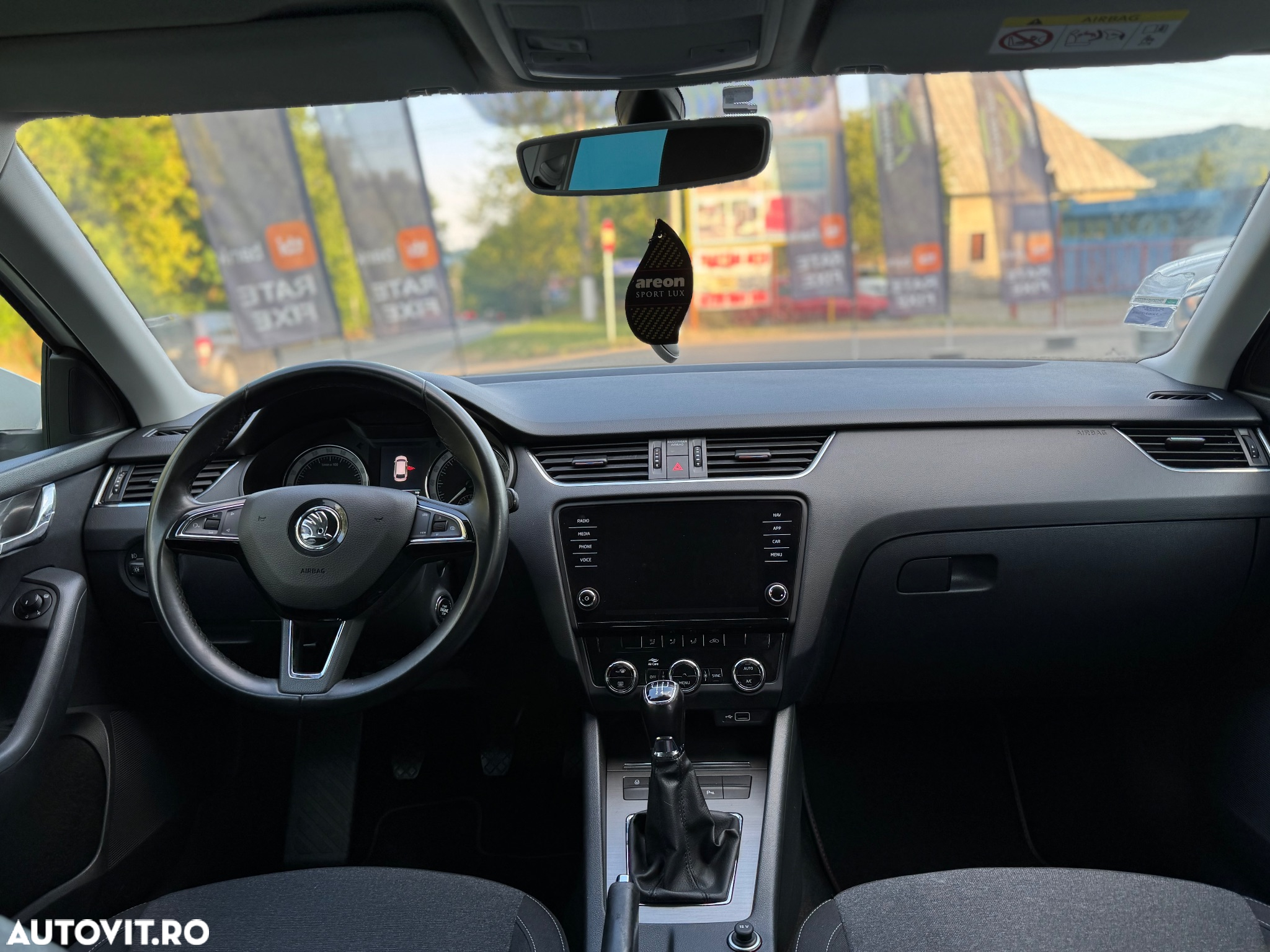 Skoda Octavia Combi Diesel 1.6 TDI DSG Ambition - 9