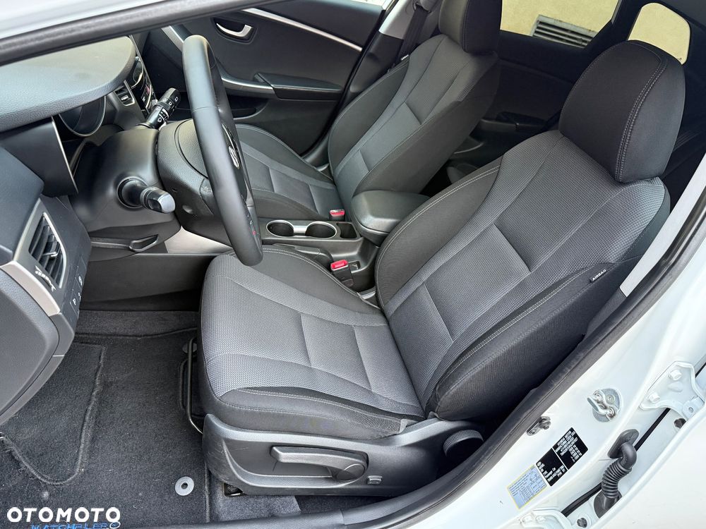 Hyundai i30 1.6 CRDi BlueDrive Comfort - 9