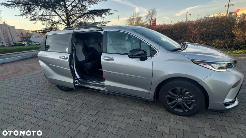 Toyota Sienna - 14