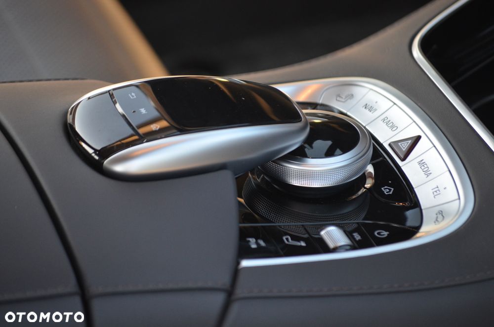 Mercedes-Benz Klasa S 560 4-Matic L 9G-TRONIC - 37