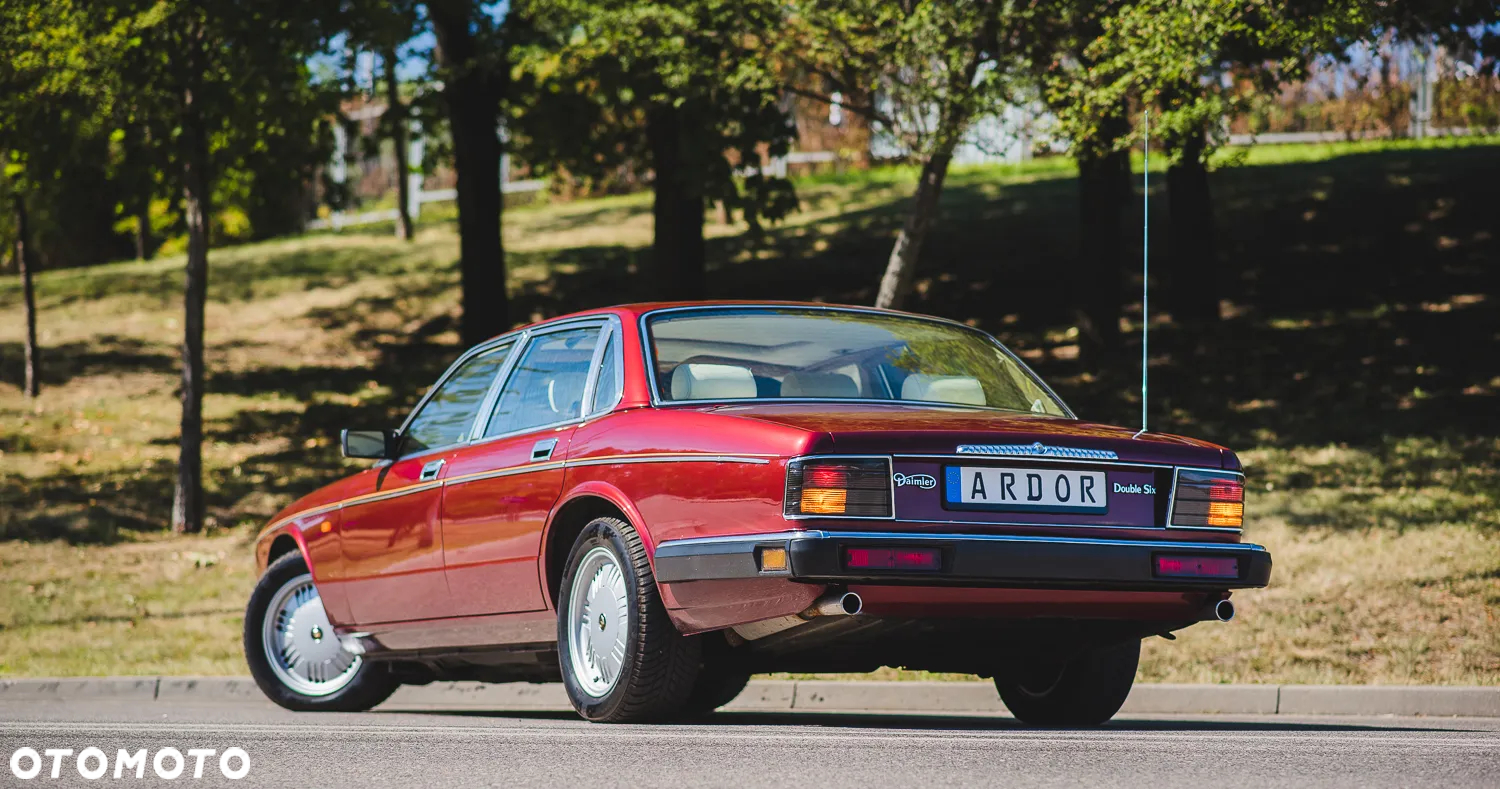 Jaguar XJ XJ12 6.0i - 12