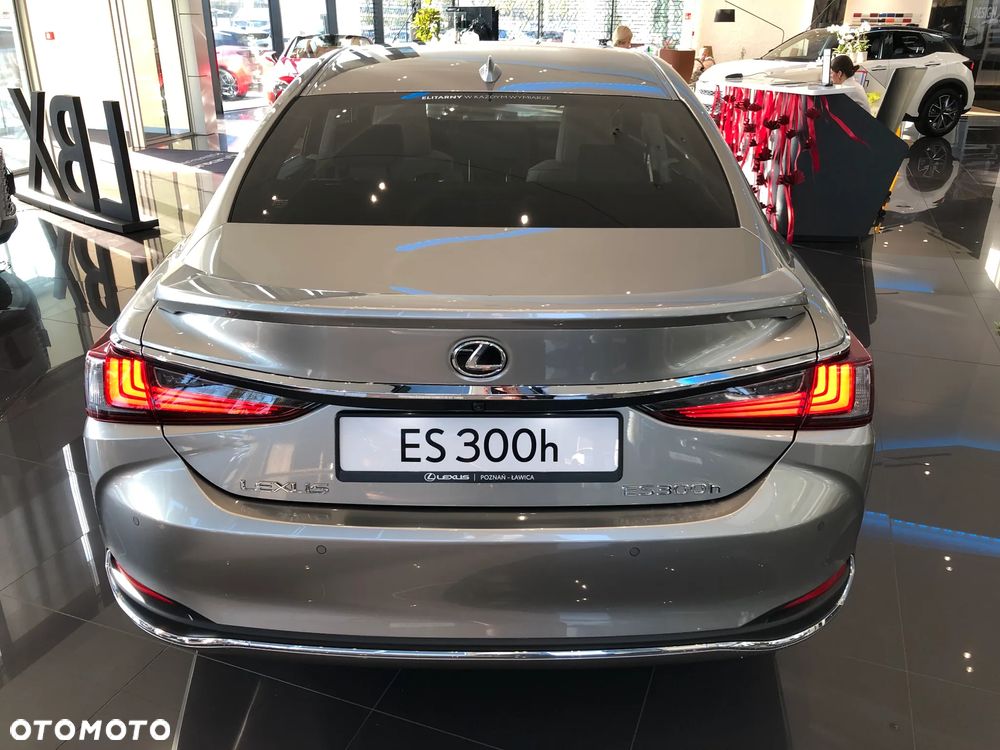 Lexus ES 300h Business Edition - 5