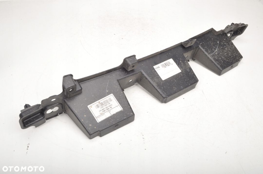 FORD KA III PLUS ŚLIZG ZDERZAKA TYŁ TYLNY ŚRODEK - 1