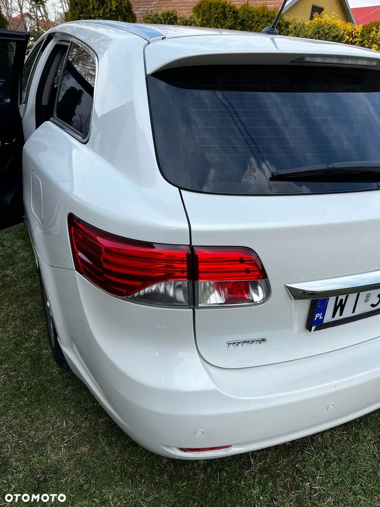 Toyota Avensis 2.0 D-4D Active - 5