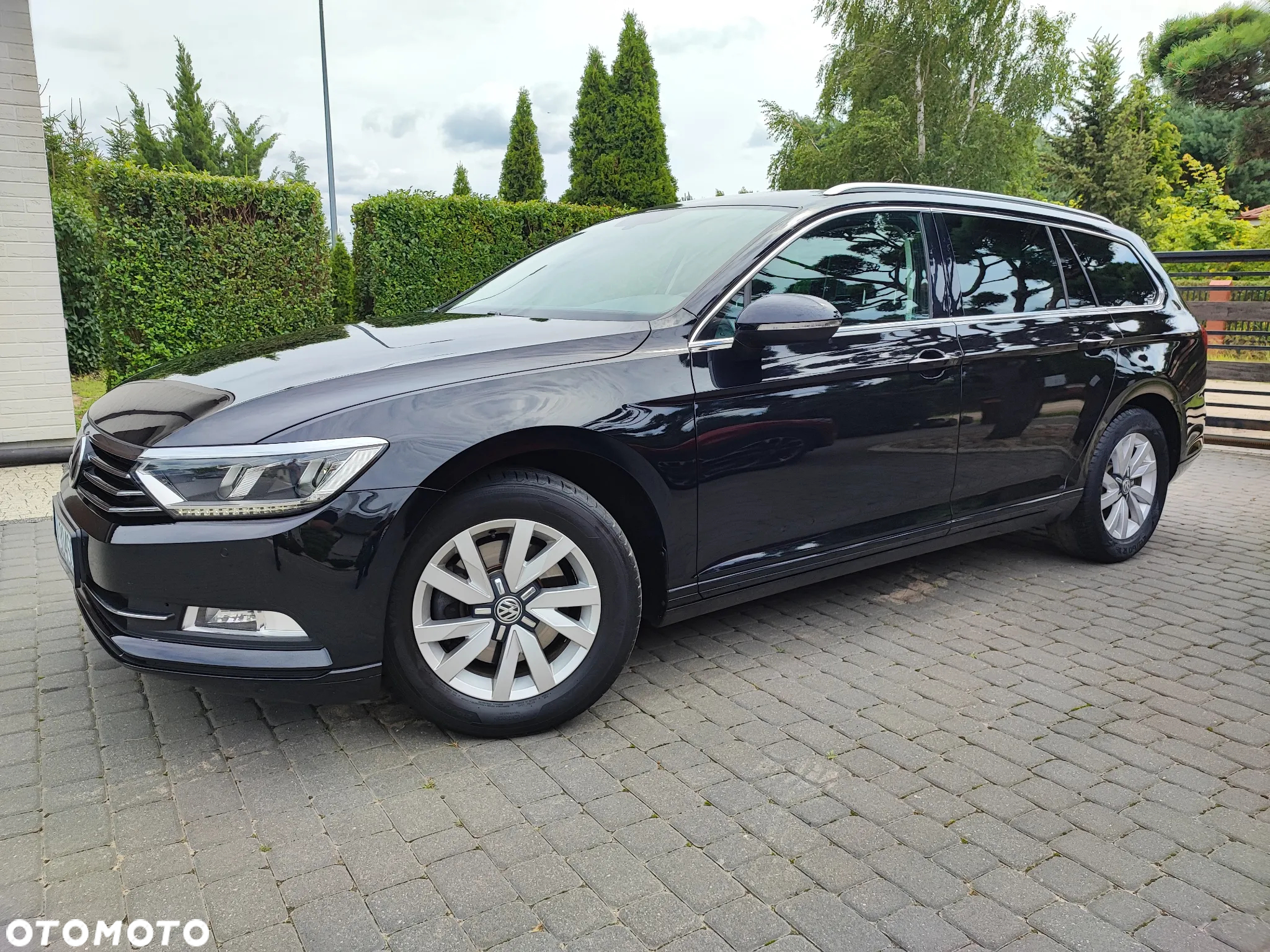 Volkswagen Passat Variant 1.6 TDI (BlueMotion Technology) DSG Comfortline - 4