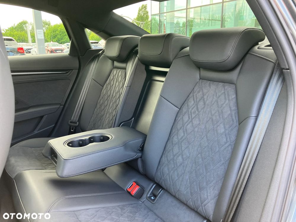Audi RS3 Limousine - 28