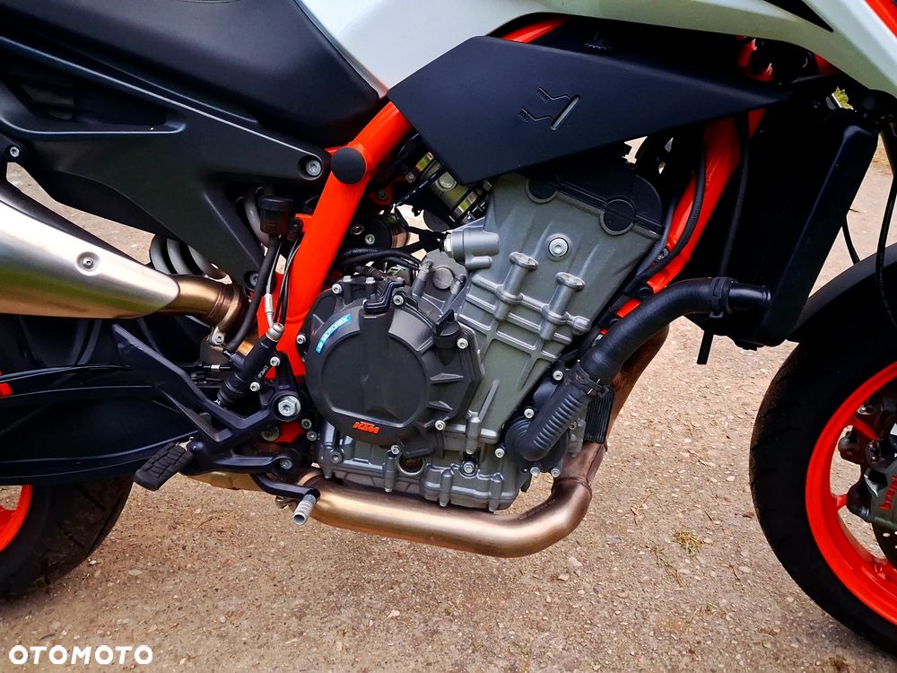 KTM DUKE 890 - 4