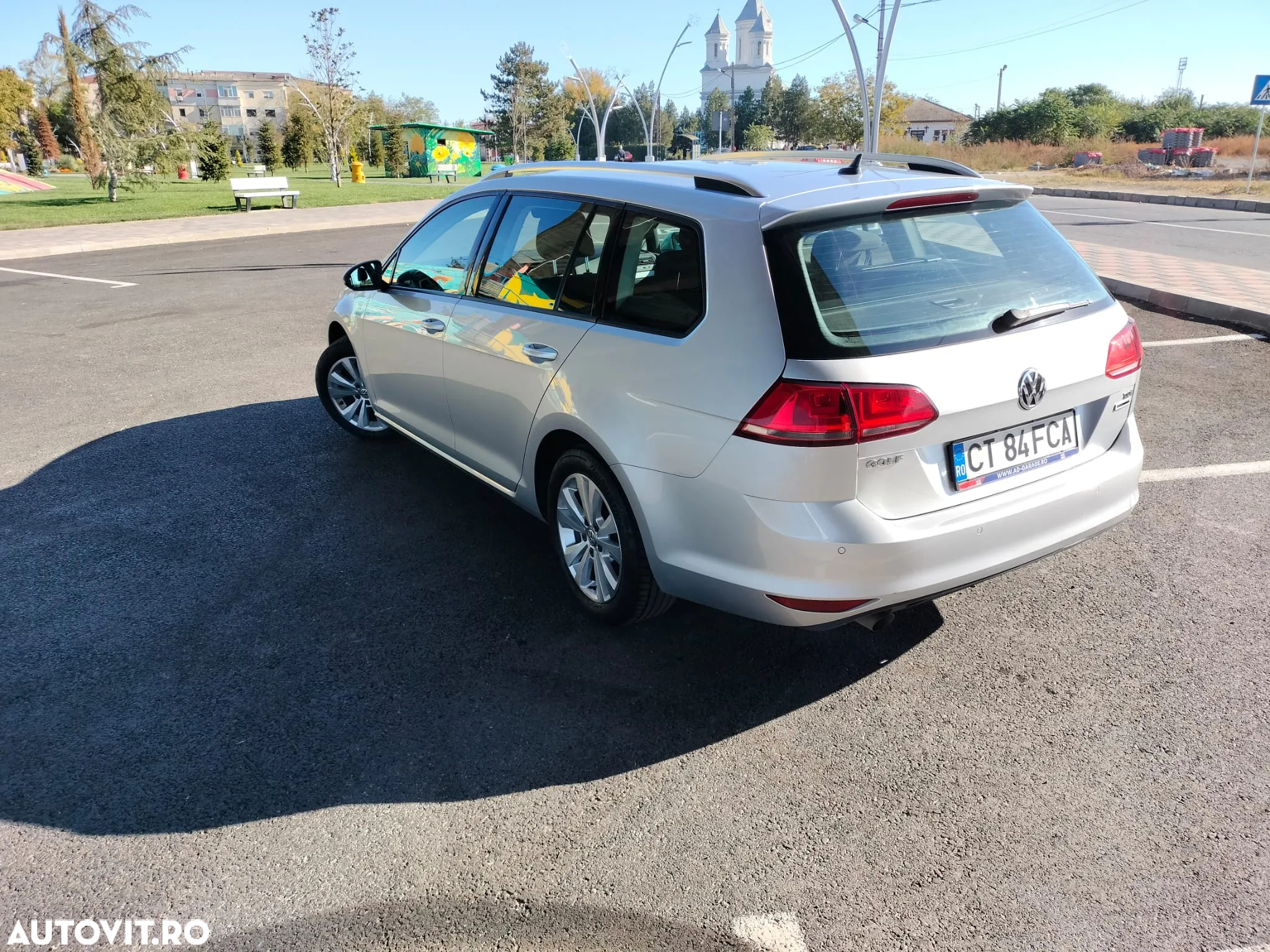 Volkswagen Golf 1.6 TDI BlueMotion Technology Comfortline - 8