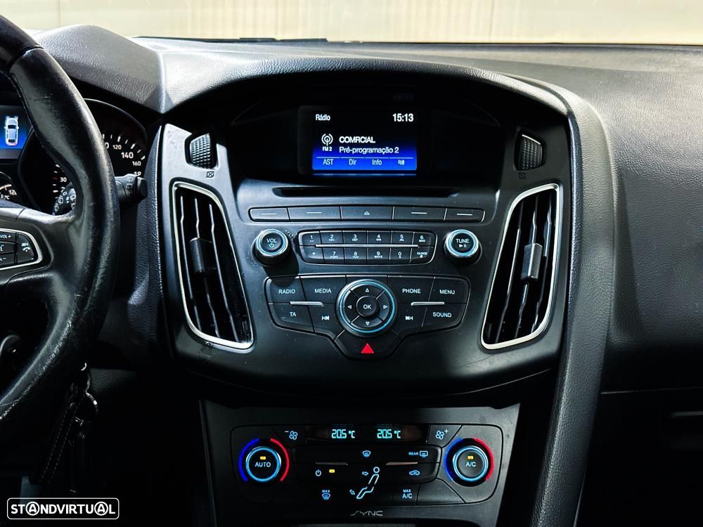 Ford Focus 1.6 TDCi Titanium — fotografia 20