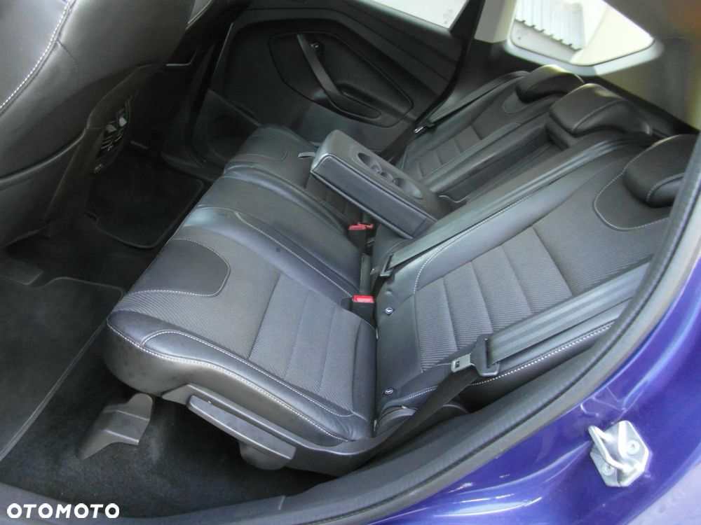 Ford Kuga 2.0 TDCi 2x4 Titanium - 30