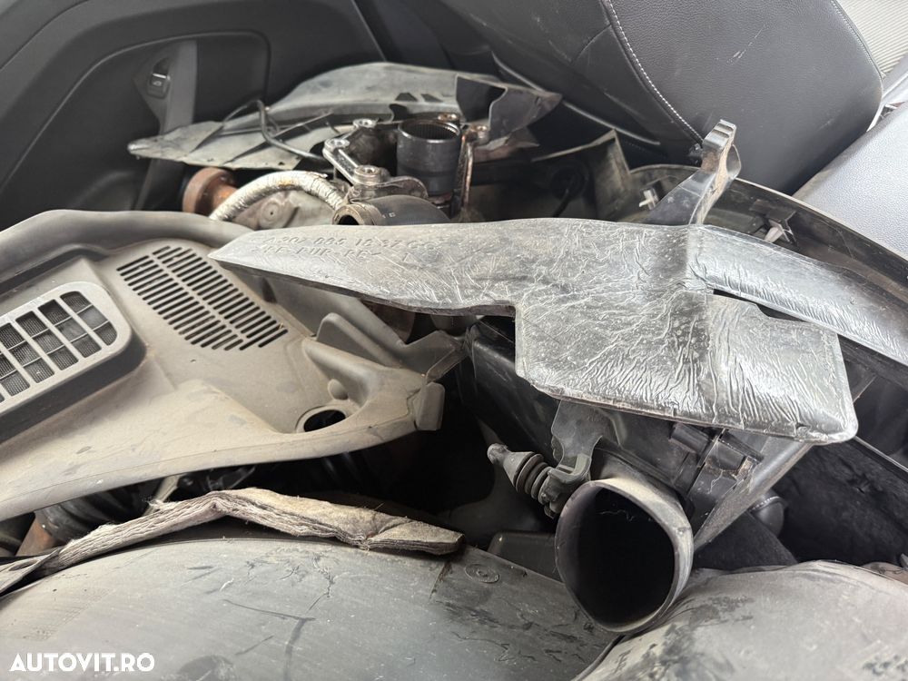 Ford Kuga 2.0 TDCi 4WD Powershift Titanium - 14