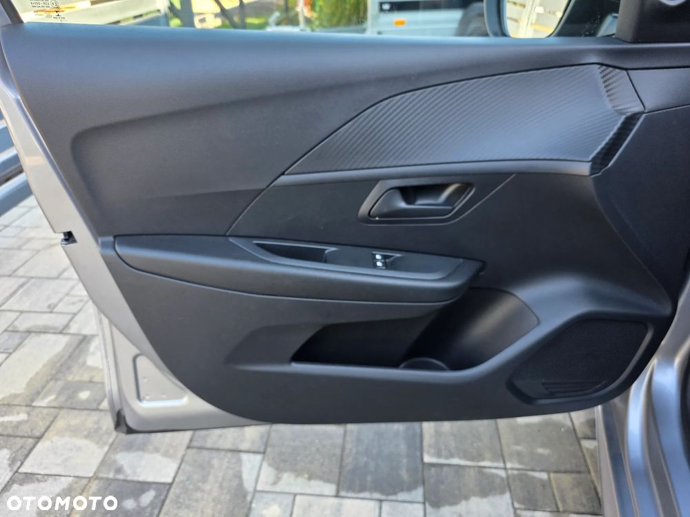 Peugeot 208 - 19