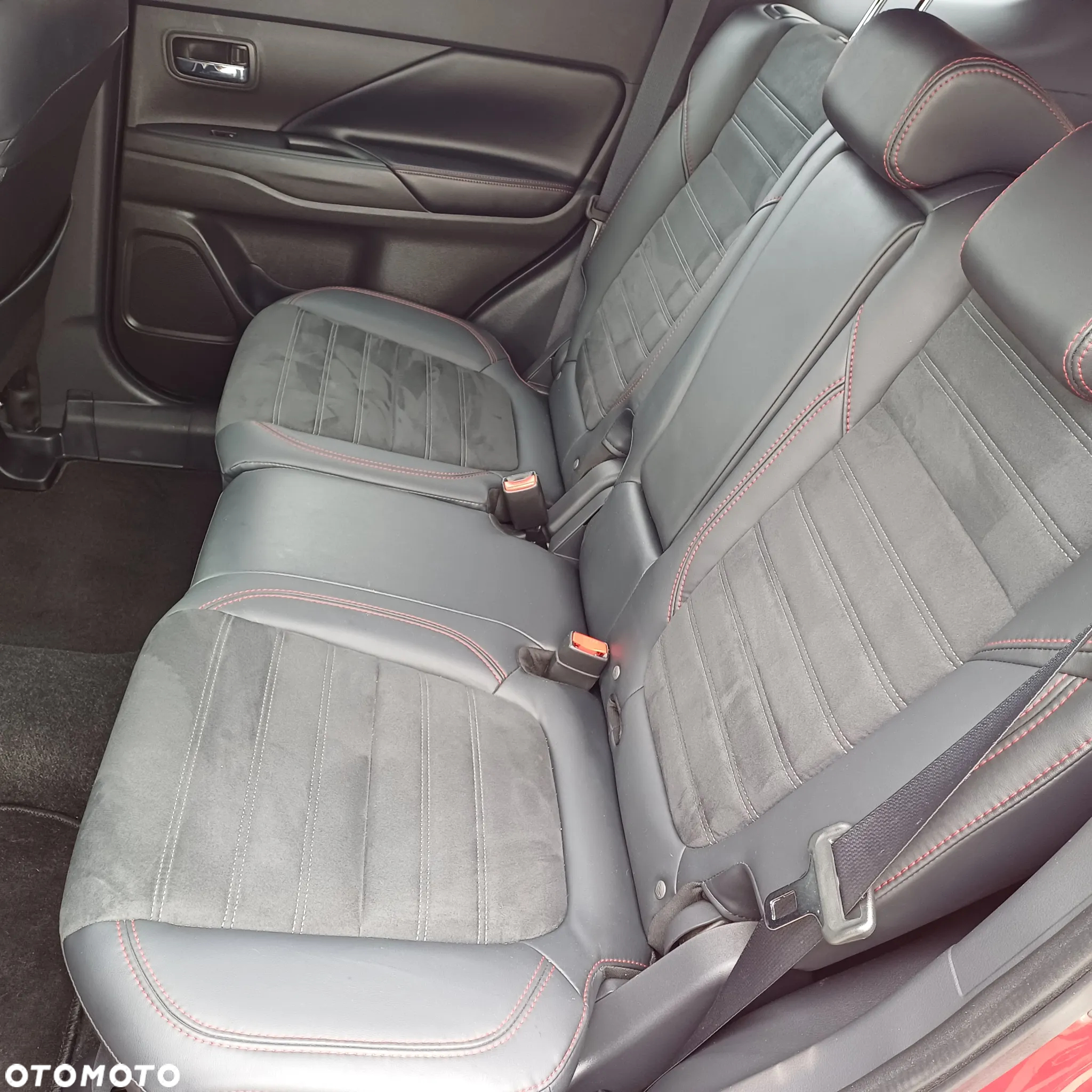 Mitsubishi Outlander - 32