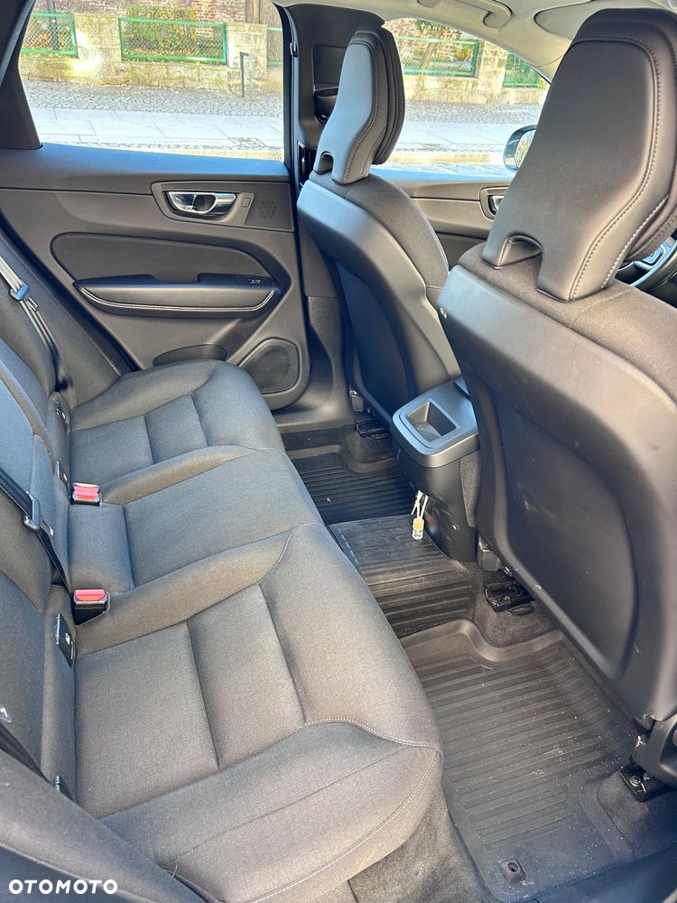 Volvo XC 60 B5 D AWD Momentum Pro - 7