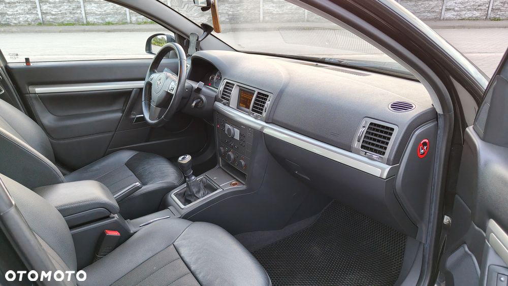 Opel Vectra 1.8 Essentia - 17