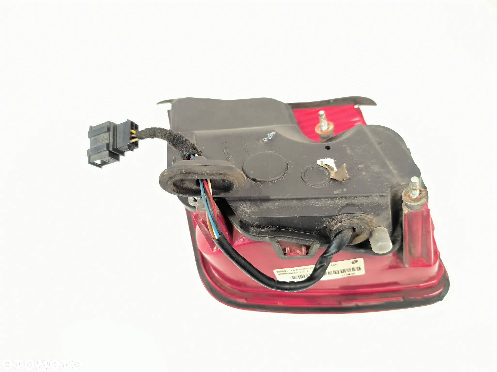 Lampa lewa tył w klapę Audi A8 d3 przed lift 4e0945093g - 8