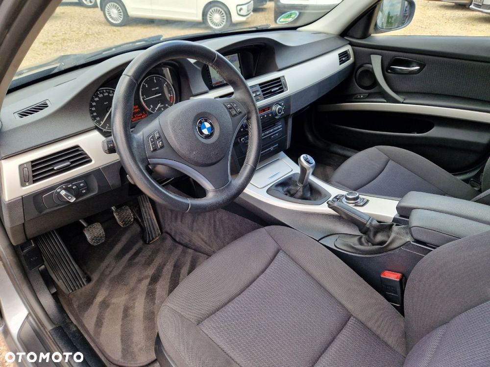 BMW Seria 3 318d - 6