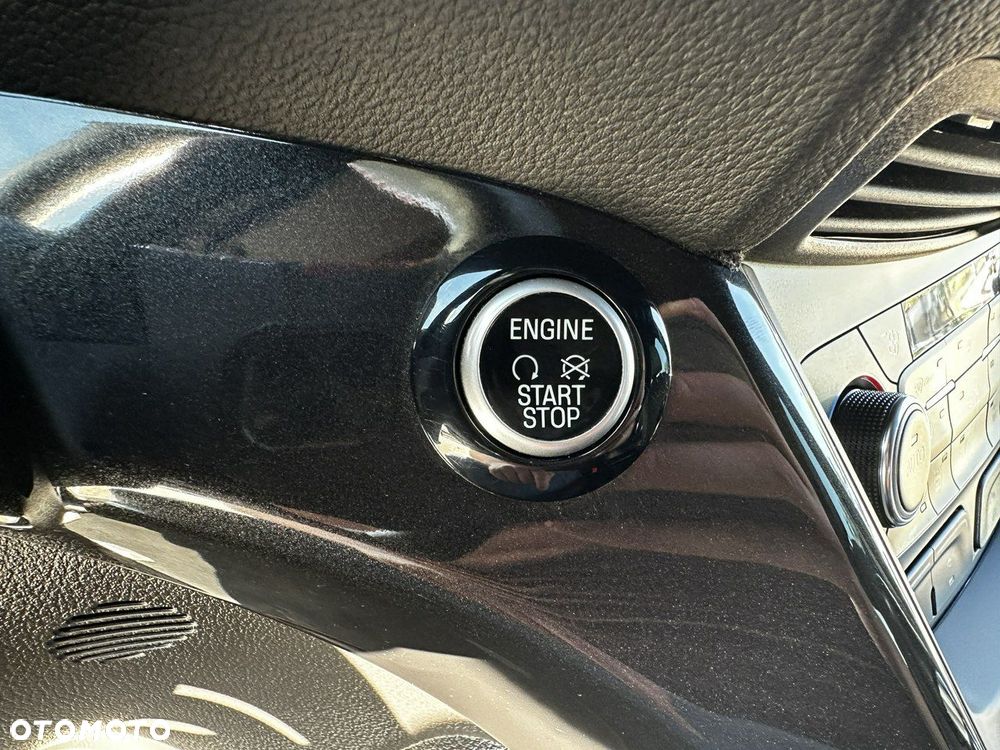 Ford Kuga 1.5 EcoBoost 2x4 ST-Line - 29